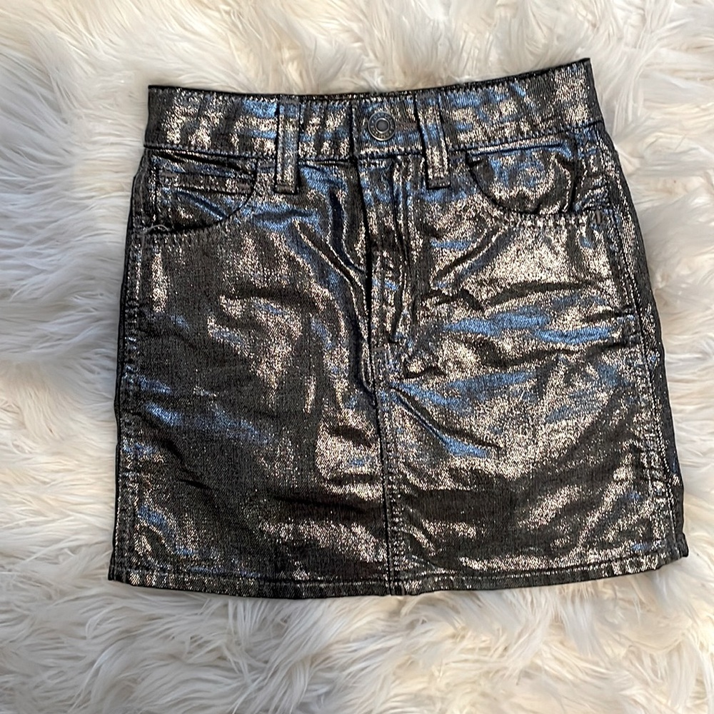 Gap metallic skirt